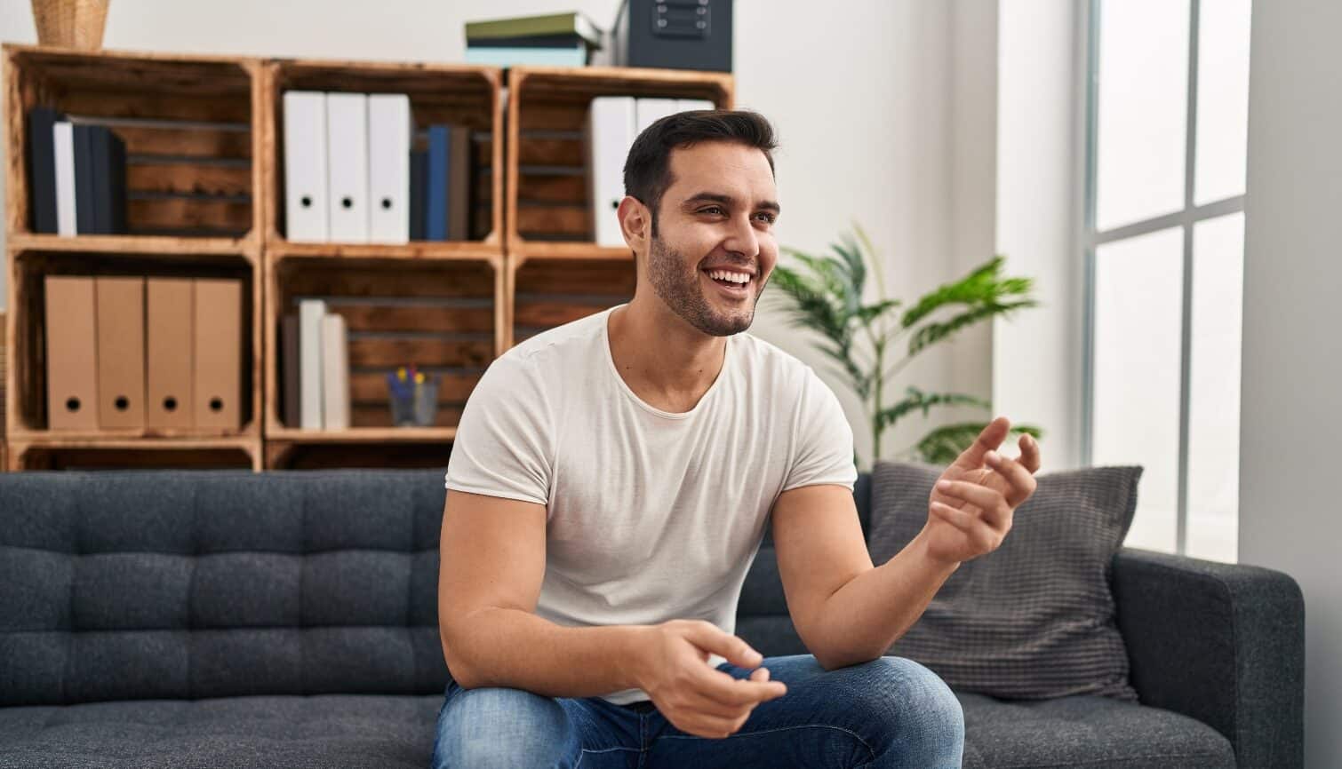 A man discusses options for recovery during south jersey benzodiazepine addiction treatment.