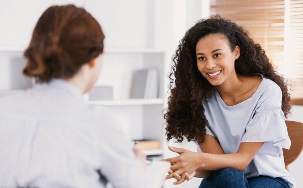 Woman meeting with a case manager during South Jersey methamphetamine addiction treatment.